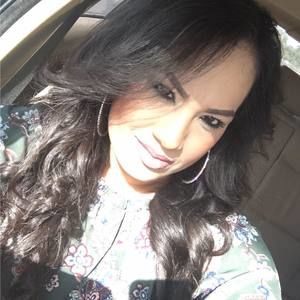 Meet your Posher, Roxana